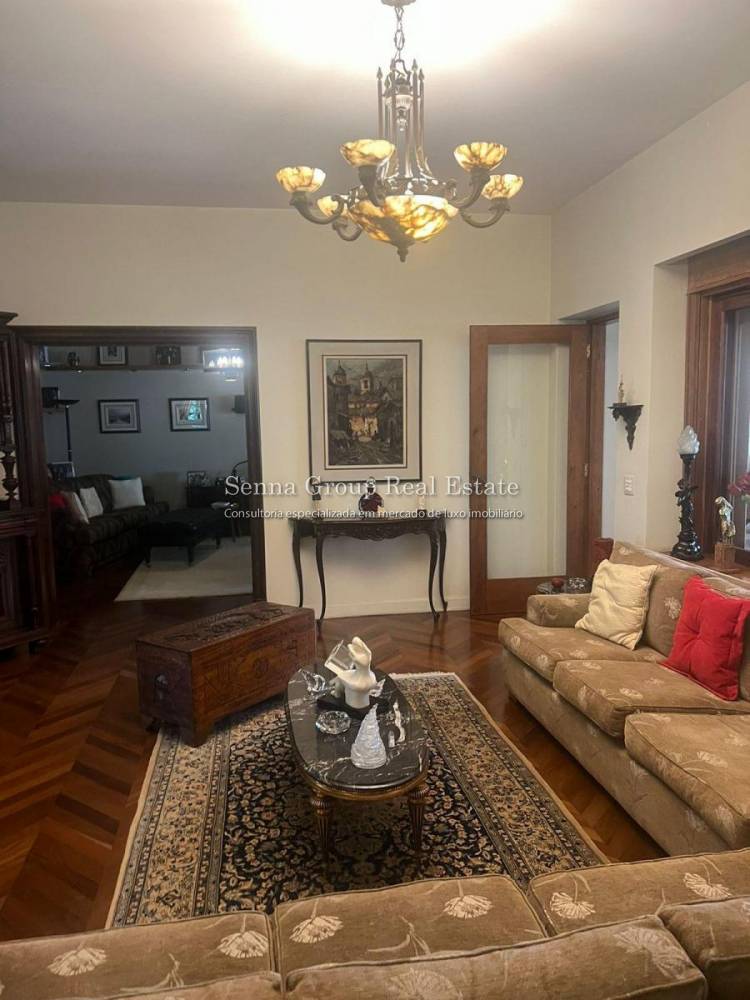 Casa à venda na Avenida PacaembuPacaembu - casa-pacaembu-sao-paulo-100248-13.jpeg