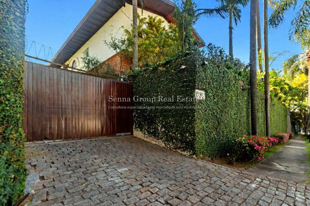 Casa à venda na Avenida Lopes de AzevedoJardim Guedala - 999-casa-jardim-guedala-sao-paulo-155419-8.jpeg